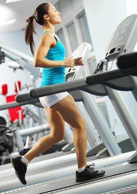 découvrez les 4 critères essentiels pour choisir le tapis de course idéal, alliant confort, performance, et durabilité pour vos séances de sport à domicile.