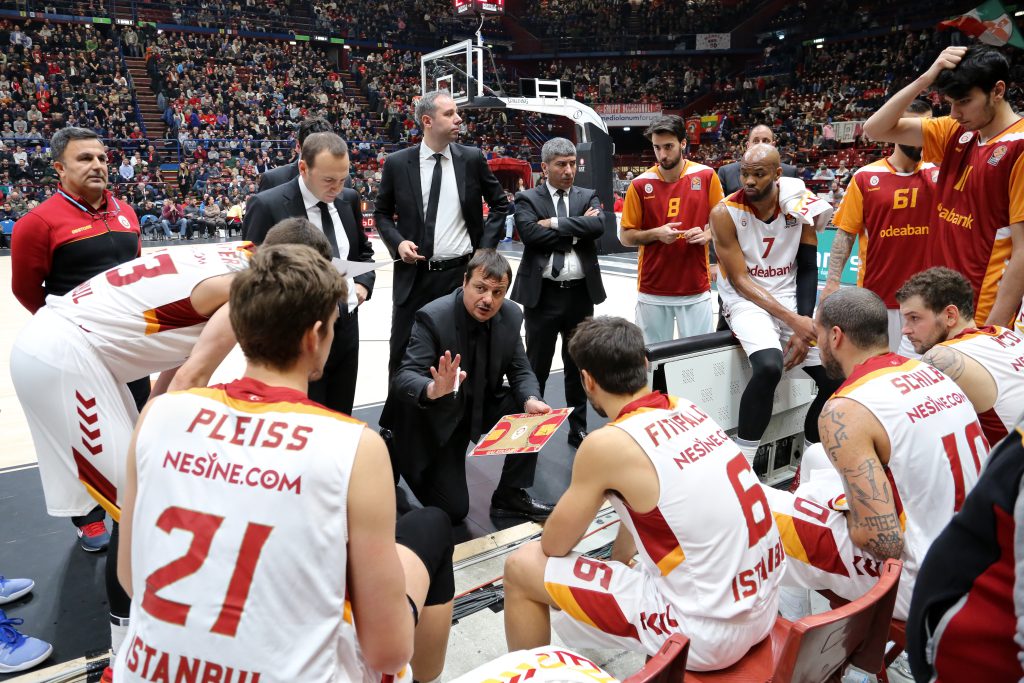 découvrez la durée standard d'un quart temps au basket ainsi que sa répartition pour mieux comprendre le déroulement d'un match.