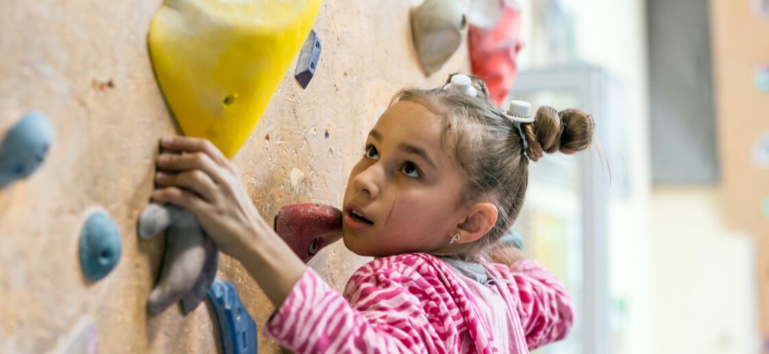 découvrez comment encourager vos enfants à pratiquer plusieurs sports pour développer leur motricité, leur esprit d'équipe et leur plaisir du mouvement.