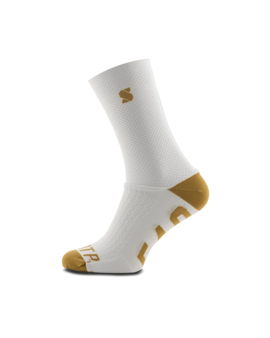 découvrez nos chaussettes aero cycling alliant confort et performance pour vos sorties à vélo. respirantes et légères, elles optimisent votre expérience de cyclisme.
