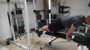 Exercice fessier poulie : guide complet pour un travail efficace