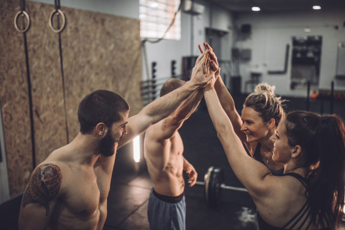 découvrez comment combiner la perte de poids avec le crossfit pour des résultats rapides et durables grâce à des entraînements intensifs et une alimentation équilibrée.